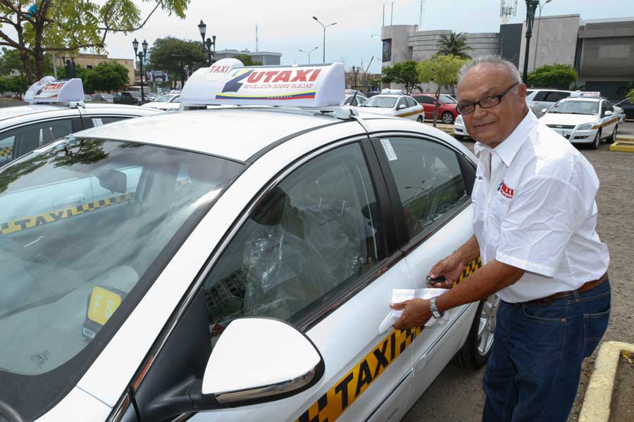 20151008kao_entrega_taxis_-200