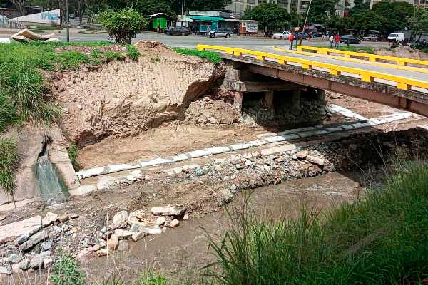 proy2-Envial-trabaja-en-proteccion-hidraulica-del-Puente-San-Pablito