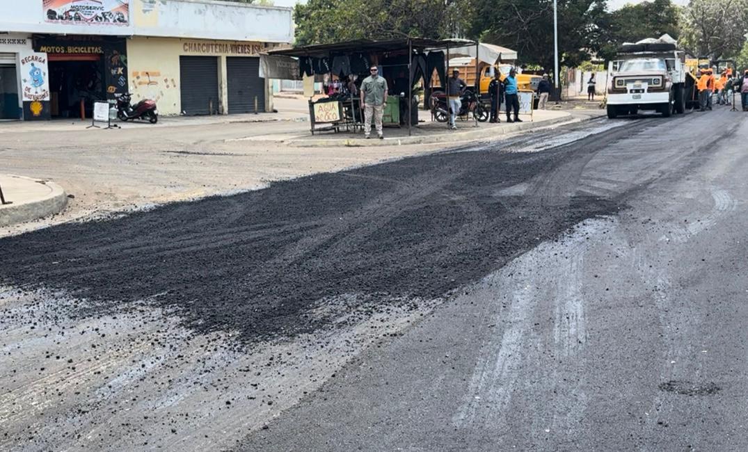 Más de 60 mil toneladas de asfalto serán colocadas en el Zulia