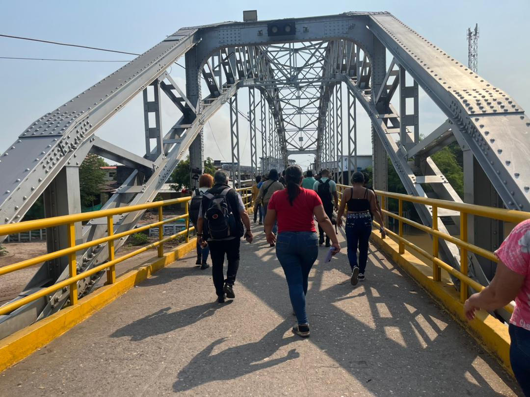 Venezuela aprueba paso vehicular por el Puente Internacional La Unión