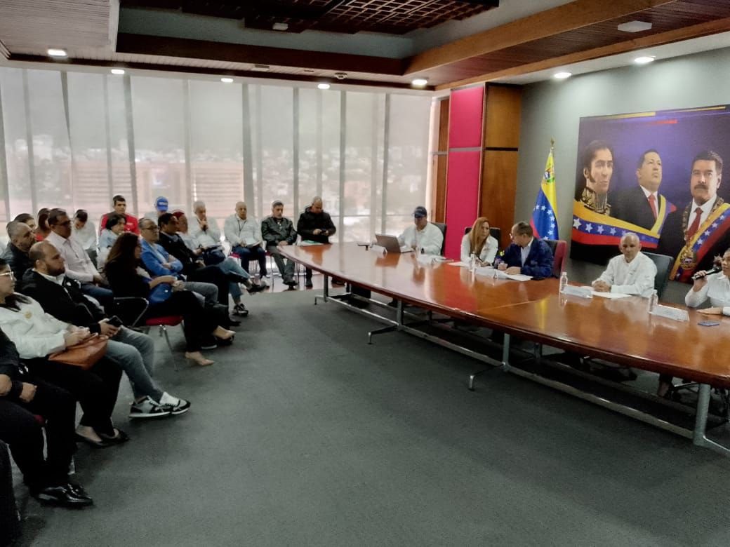 Conviasa presenta proyecciones comerciales 2025