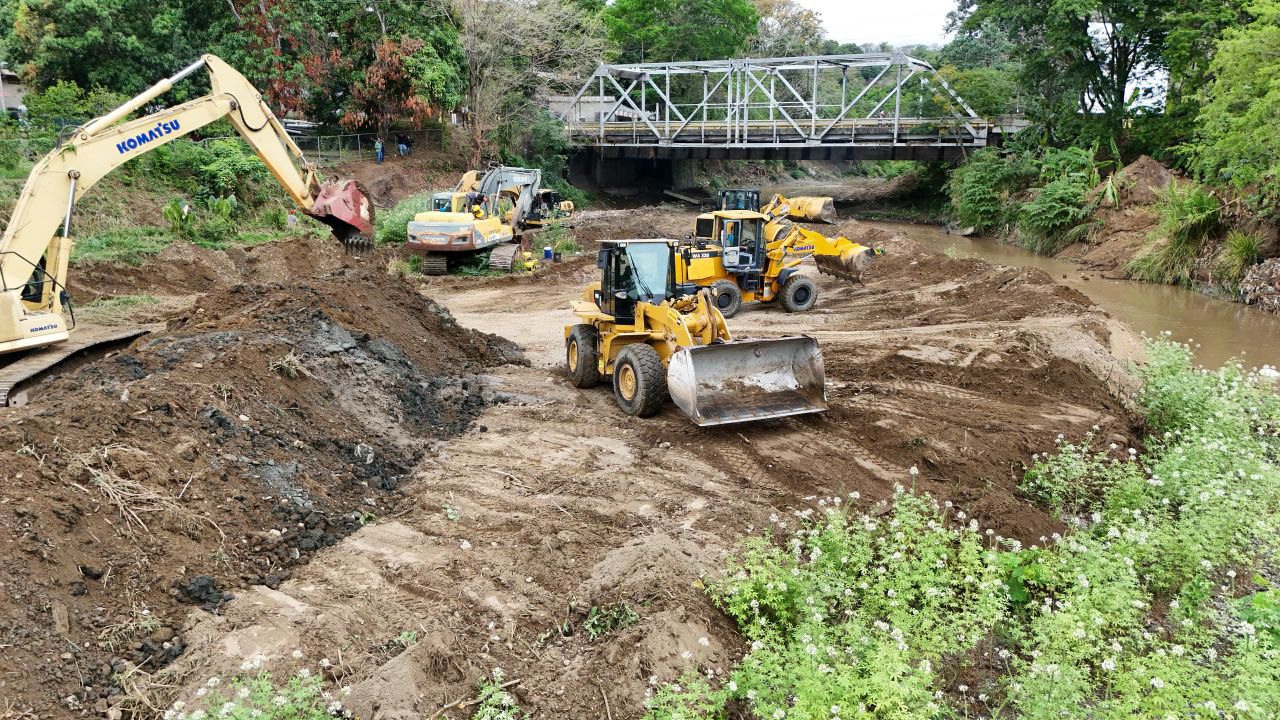 ¡Entérate! Gobierno Bolivariano avanza más del 50% en las obras de vialidad durante el primer trimestre del año